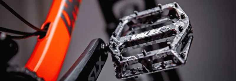 DMR Special Edition Vault Pedals Liquid Camo-6